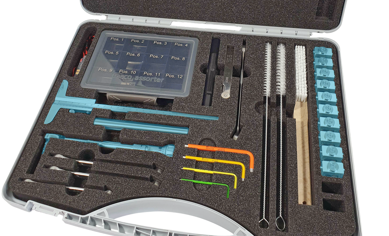 Tool box for refinishing and aligning roller heads